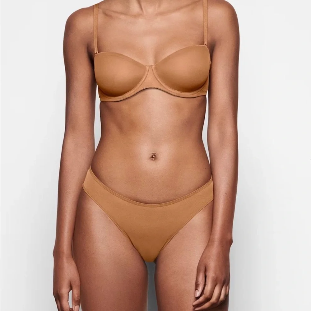 NWT SKIMS Ultra Fine Mesh Strapless Bra in Bronze 34D - Picture 4 of 10